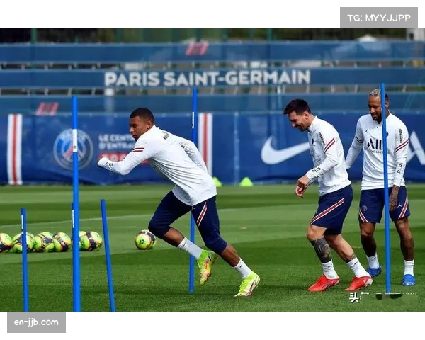 泰山克雷桑泽卡卡扎三叉戟，反击中简洁配合撕开防线